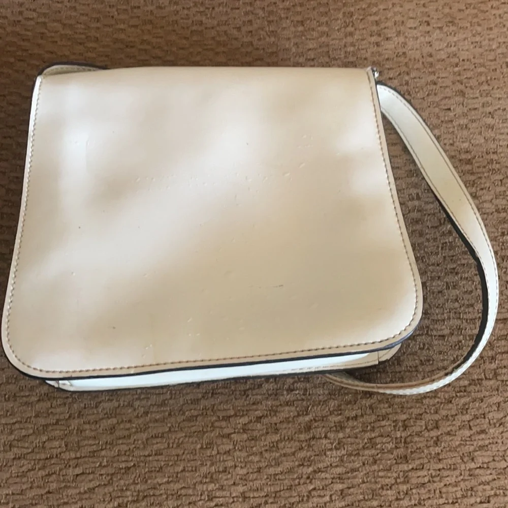 Guess vintage white